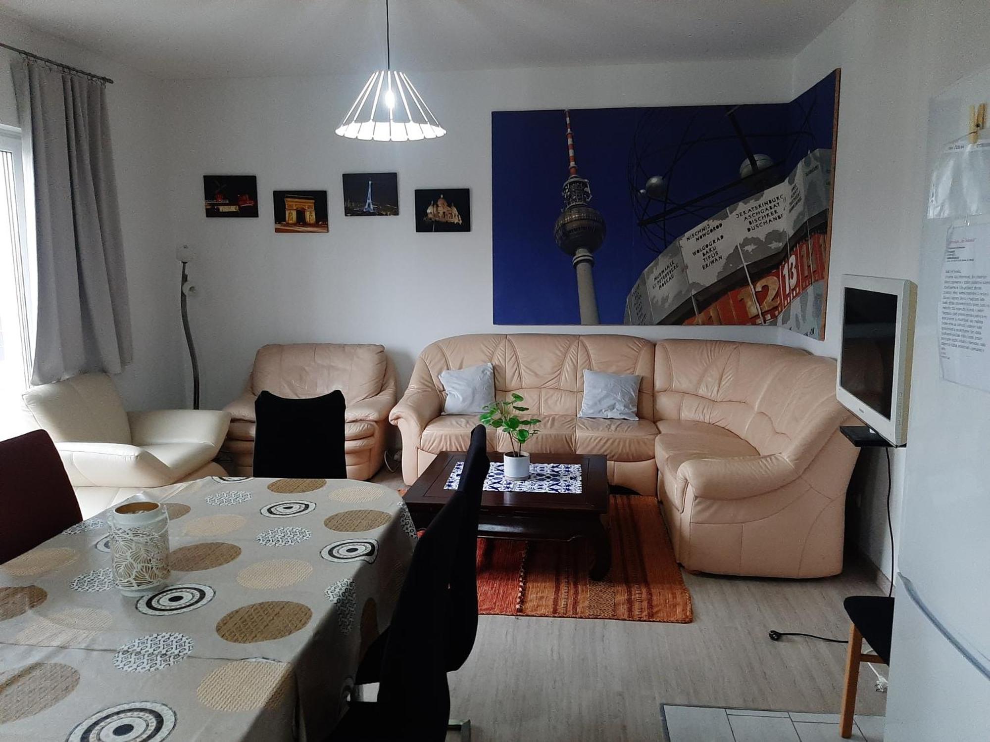 Am Bahnhof Werneuchen Quarto foto