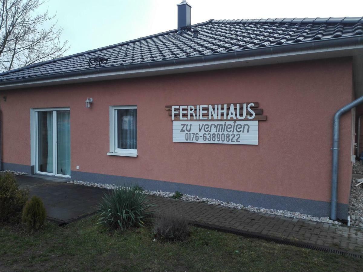 Am Bahnhof Werneuchen Exterior foto